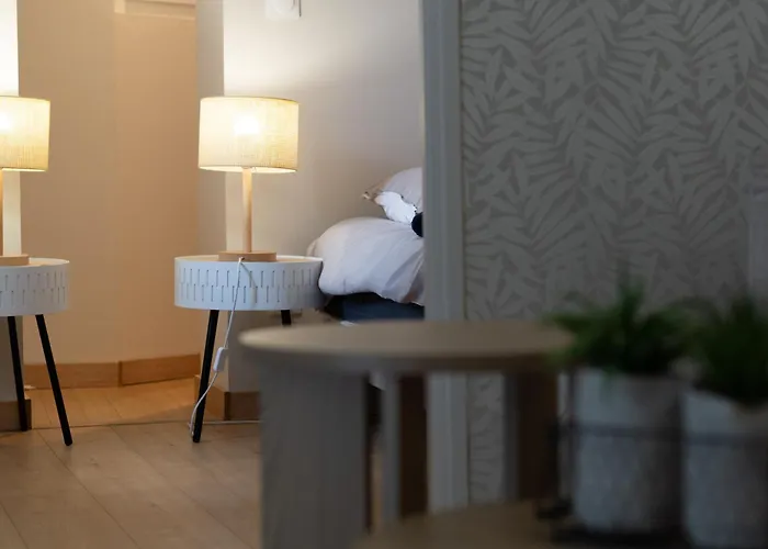 Le Jardin Secret - 9 Min Sanctuaires - Rénové&équipé - Calme Sur Cour - 4 Couchages