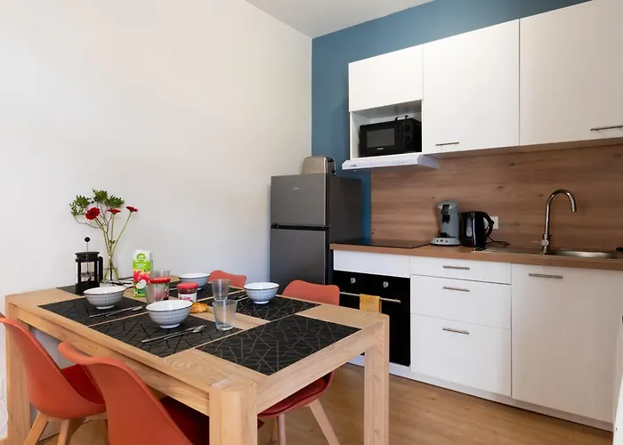 Le Jardin Secret - 9 Min Sanctuaires - Renove & Equipe - Calme Sur Cour - 4 Couchages דירה לורדה